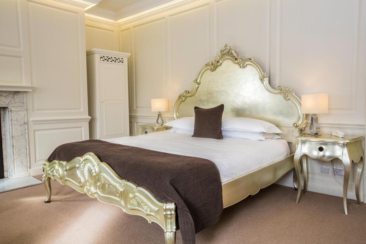 The Bell Inn Hotel Horndon-on-the-Hill Экстерьер фото