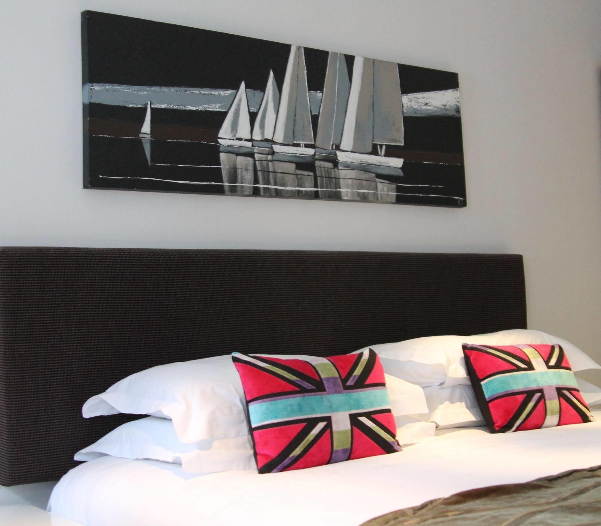 The Bell Inn Hotel Horndon-on-the-Hill Экстерьер фото